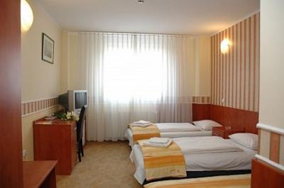 Alojamiento barato en Budapest en Atlantic Hotel, cerca de la plaza de Köztarsasag - ✔️ Hotel Atlantic*** Budapest - barato Atlantic Hotel en el centro de la ciudad, en el distrito VIII