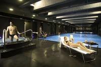 Centro de wellness en el Hotel Broadway con jacuzzi y masajes