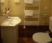 Cuarto de baño elegante en el City Hotel Budapest - Hotel de apartamentos en Budapest