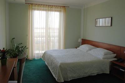 Hotel Airport Stacio en Vecses - Habitación doble - Hotel de 4 estrellas a la vera del aeropuerto Ferihegy - ✔️ Airport Hotel Stáció Vecsés ✔️ Hotel aeropuerto Budapest