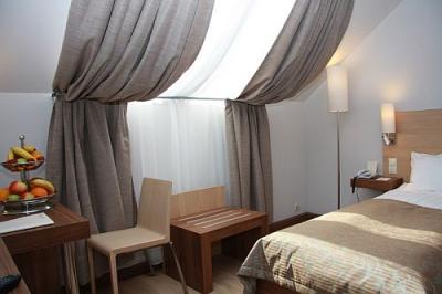 Habitación de hotel en Budapest - Habitación elegante en el Hotel Bristol - ✔️ Hotel Bristol Budapest - hotel de 4 estrellas en Budapest