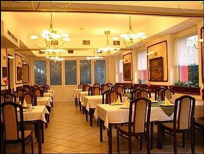 Restaurante de Polus Hotel en Budapest, cerca de Ujpest - Hotel Polus Budapest - barato hotel 3 estrellas cercano al Hungaro ring