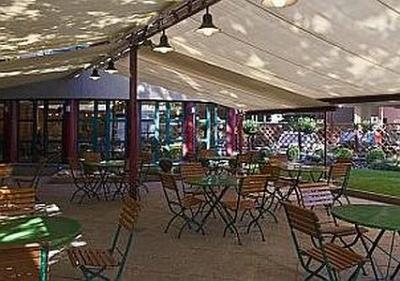 Hotel en el centro de Budapest - Hotel barato en Plaza de los Héroes - ✔️ Ibis Heroes Square*** Budapest - Hotel Ibis en la calle Dozsa Gyorgy en Budapet a buen precio