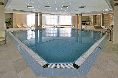 Piscina del Hotel de conferecnias y wellness en Budapest - Hotel Rubin - Rubin - Budapest - Wellness - Business - Conferencias - ✔️ Rubin Wellness Hotel Budapest ✔️ Wellness Hotel Rubin